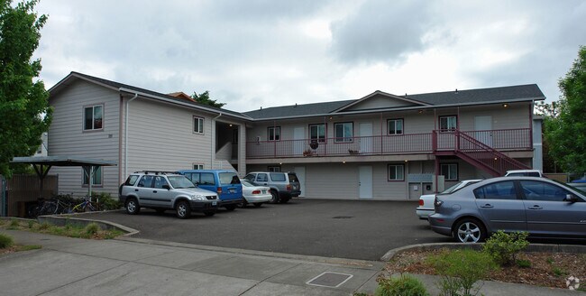 Building Photo - 725 SW 13th St