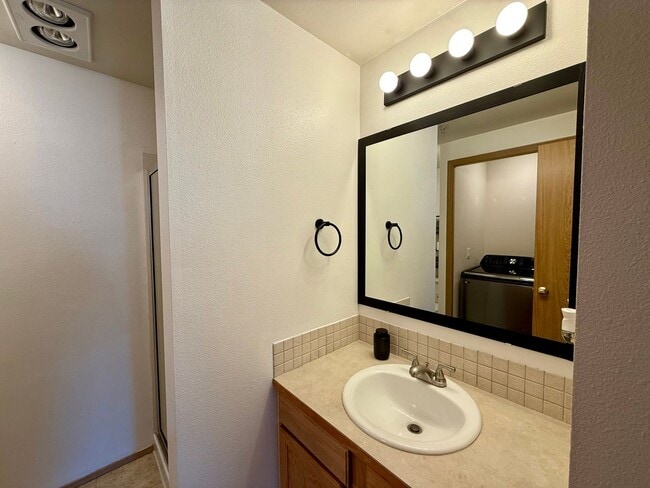 Building Photo - Burien Condo