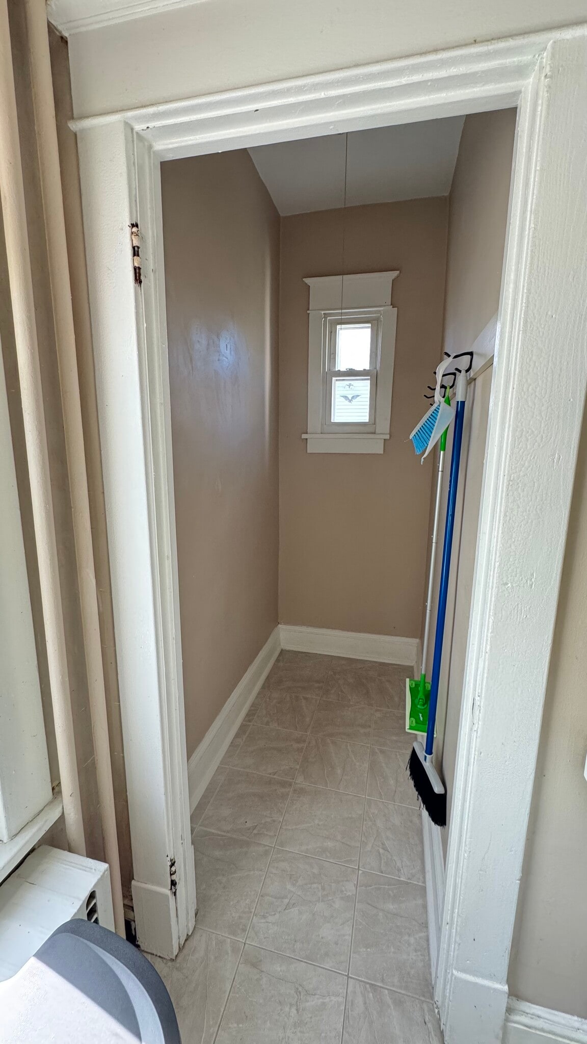 Building Photo - 15 W Erie St