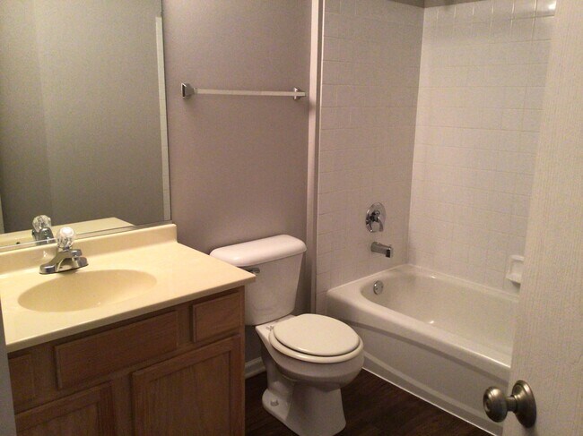 Building Photo - 762 Dillon Ct