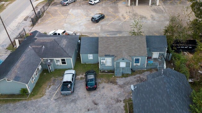 Building Photo - 13928 Bandera St