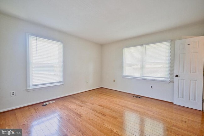 Building Photo - 12805 Poplar St