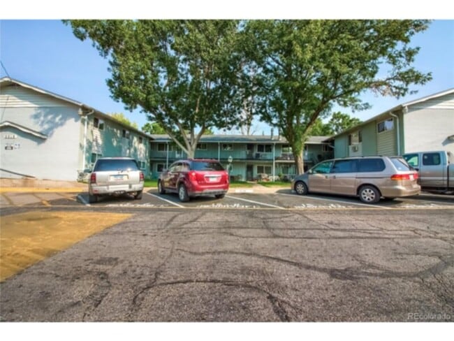 Building Photo - 2515 S Sheridan Blvd