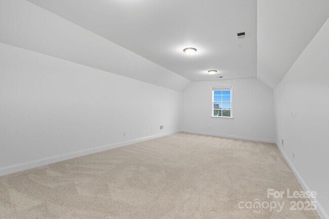 Building Photo - 425 Cassia Ct