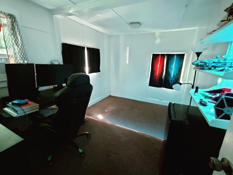 bedroom or office - 1618 Person Ct