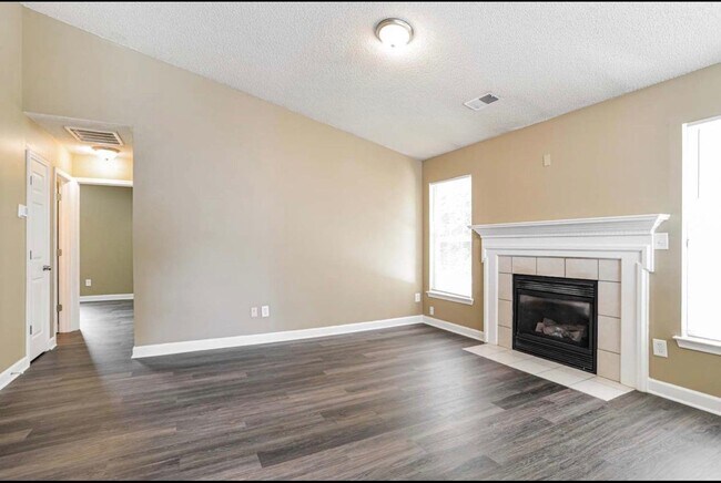 Building Photo - 843 Anchor Way NE