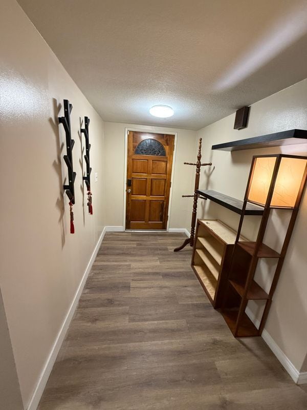 Building Photo - 647 Gartel Dr