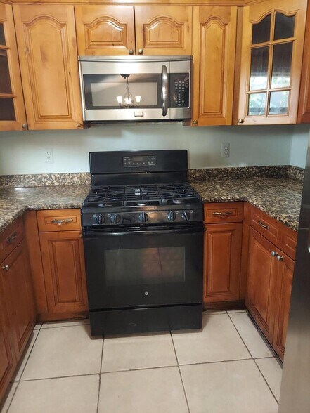 Building Photo - 5419 Blueberry Hill Ave