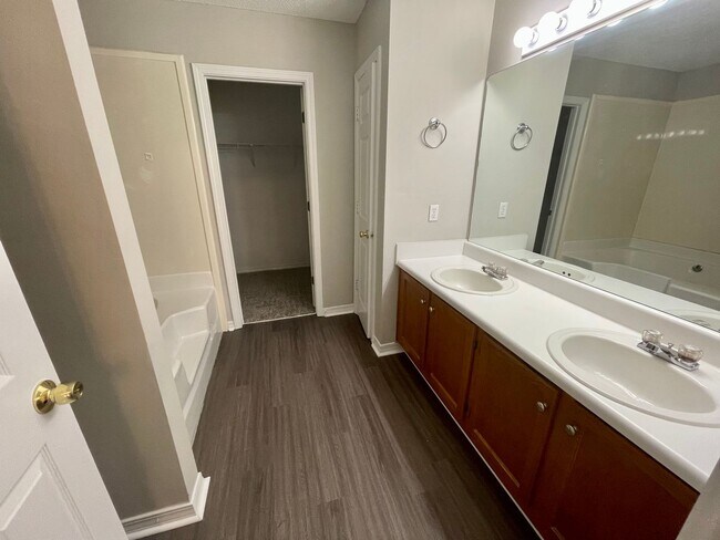 Building Photo - SPRING LAKE GATED COMMUNITY