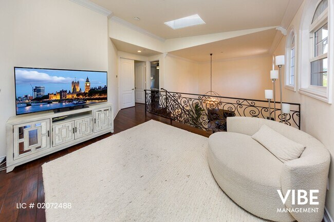 Building Photo - Gated Community-Lynn Oaks Estates Pool Hom...