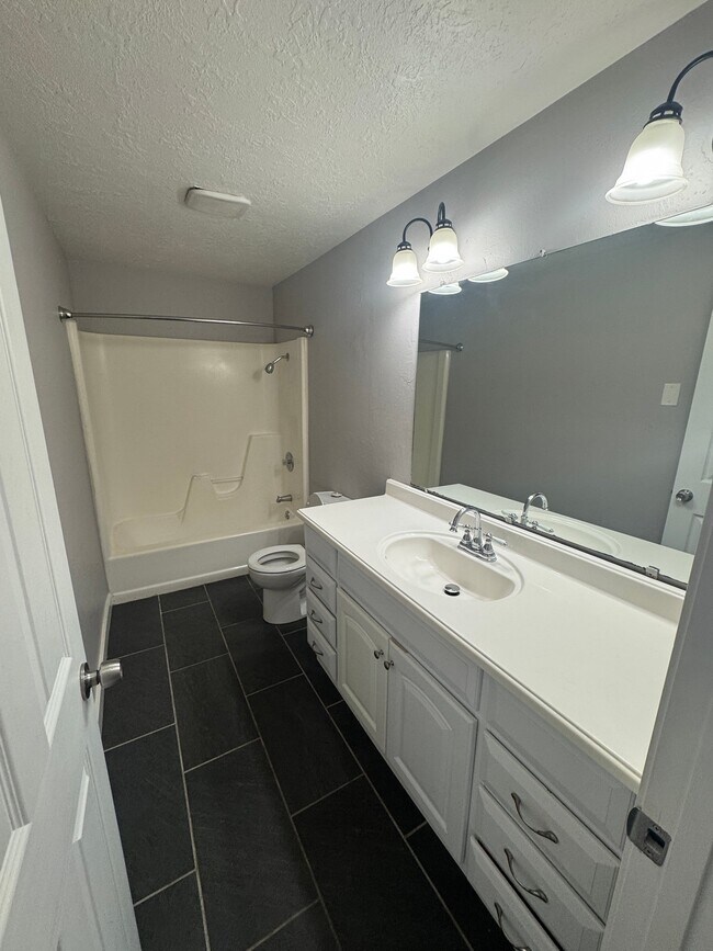 Building Photo - 1534-1536 Westhaven Pl