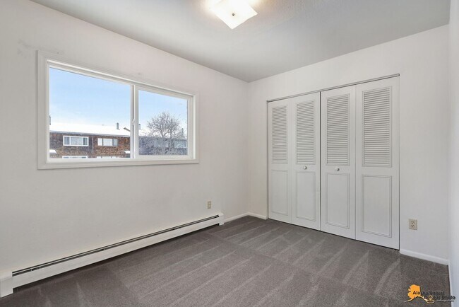 Building Photo - 3934 W 30th Ave