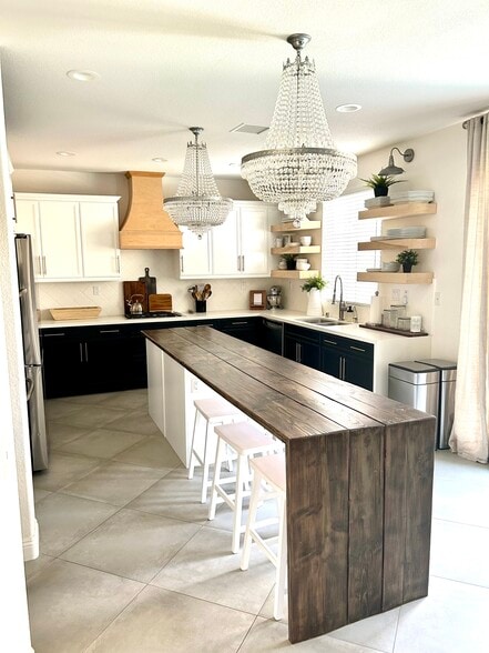 Building Photo - 17213 Summer Maple Way