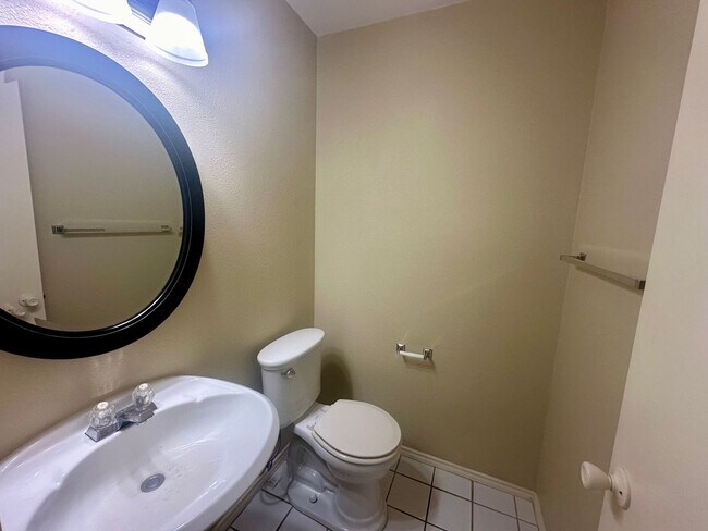 Building Photo - FALL INTO A NEW HOME WITH OUR MOVE-IN SPECIALS!