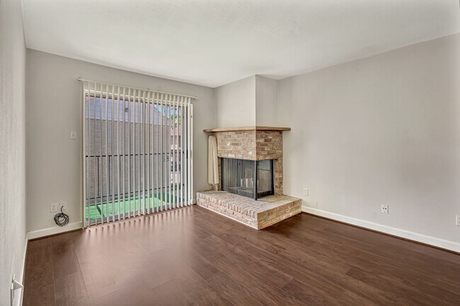Building Photo - 2800 Jeanetta St