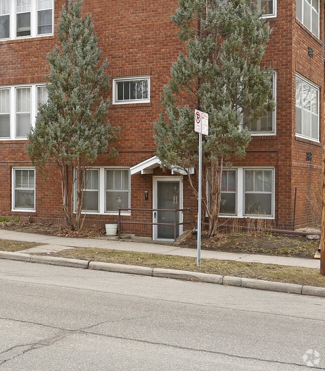 Building Photo - 1337 Lincoln Ave