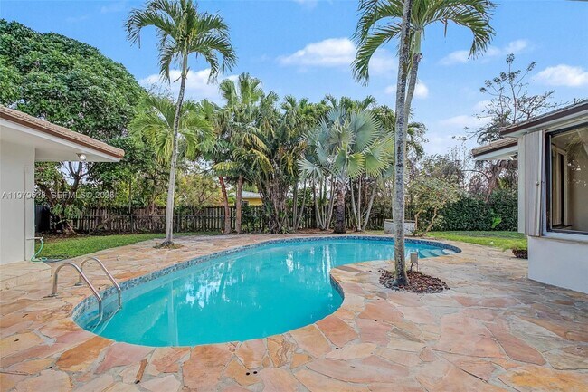 Building Photo - 13621 SW 103rd Ave