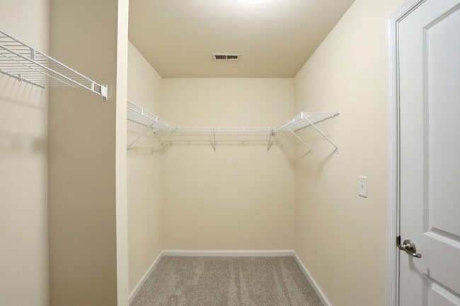 Building Photo - Move-In Ready Gem Near UNCC with Fresh Updates