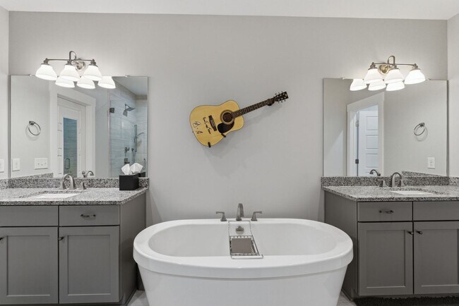 Building Photo - Wedgewood Houston Townhome