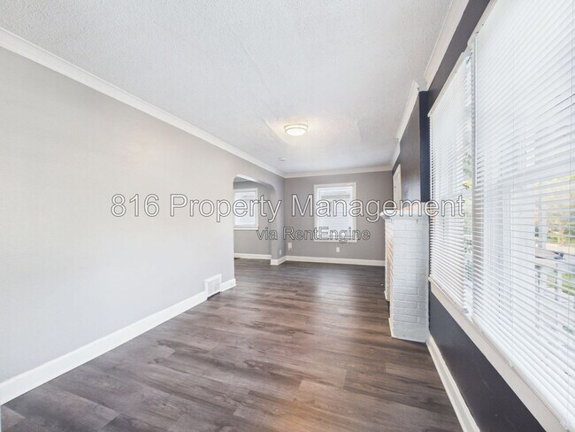 Building Photo - 6808 S Benton Ave