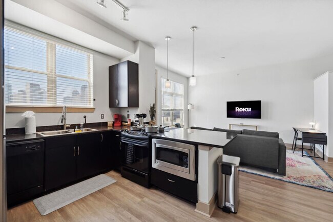 Building Photo - 264 N Walton St