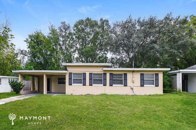 Building Photo - 6316 Solandra Dr