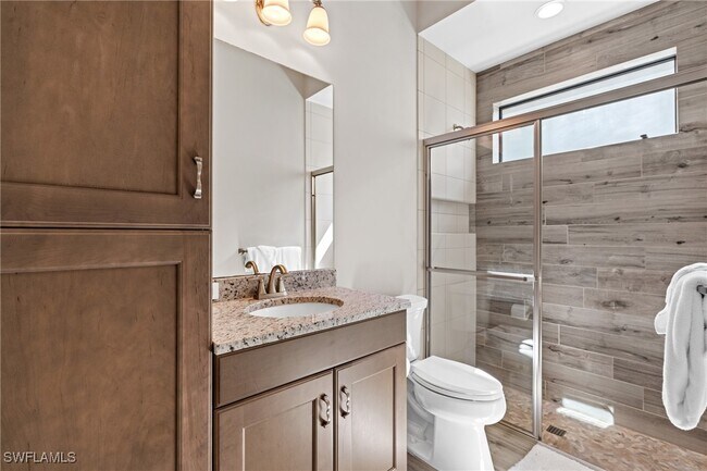 Building Photo - 11813 Via Cassina Ct