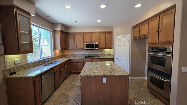 Building Photo - 12432 Celebration Dr