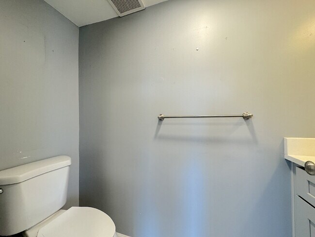 Building Photo - Comfortable Living in a Convenient Lorton Location