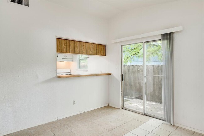 Building Photo - 5208 Bogey Ct