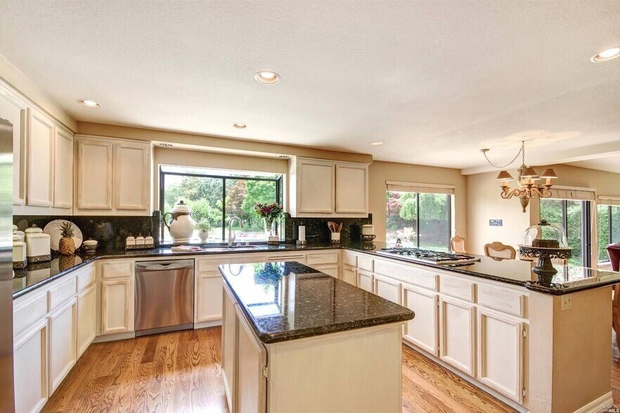 Building Photo - 352 Troon Ct