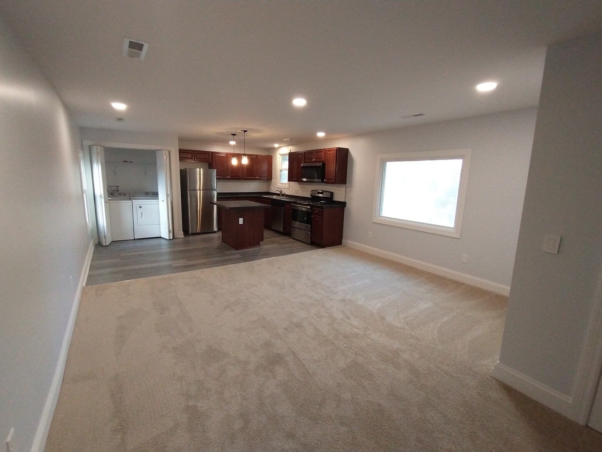 Open concept kitchen/greatroom - 35 Spring St