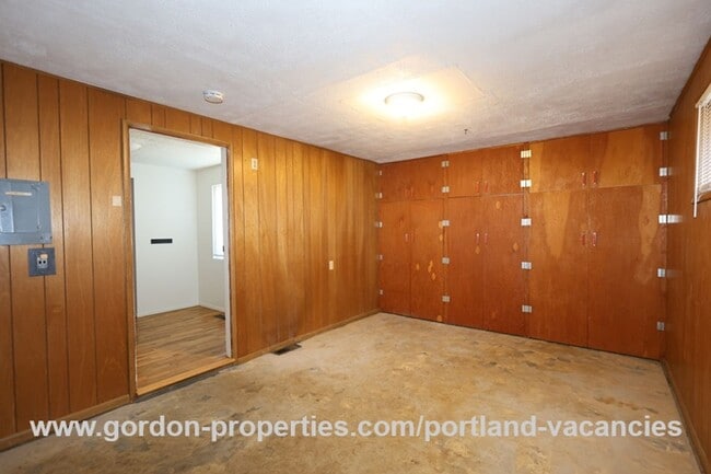 Building Photo - SE Tenino St - Brentwood-Darlington ranch-style 3 bedroom home