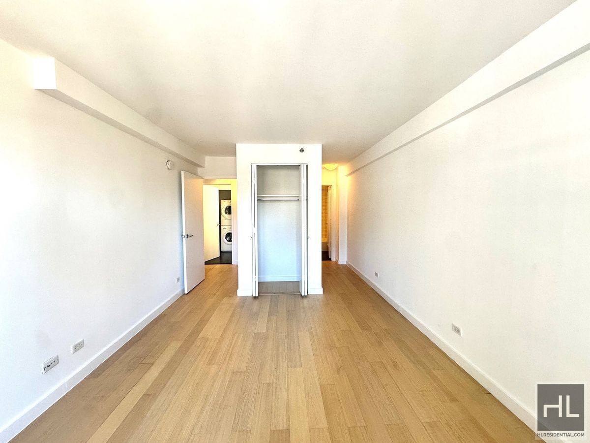 Building Photo - East 39th Street