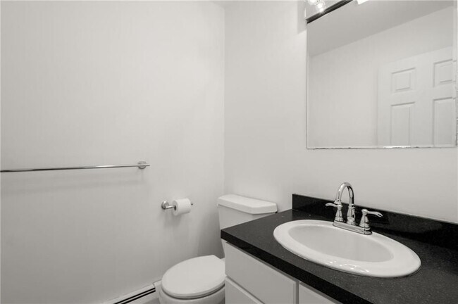 Building Photo - 43 Blue Grass Drive