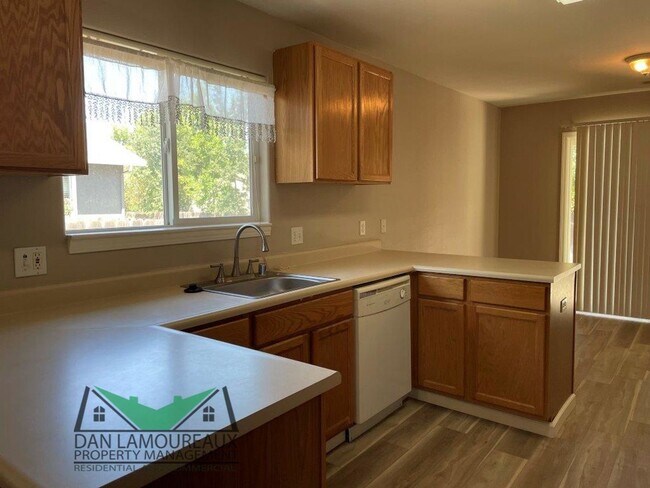 Building Photo - Freeman Street Duplex