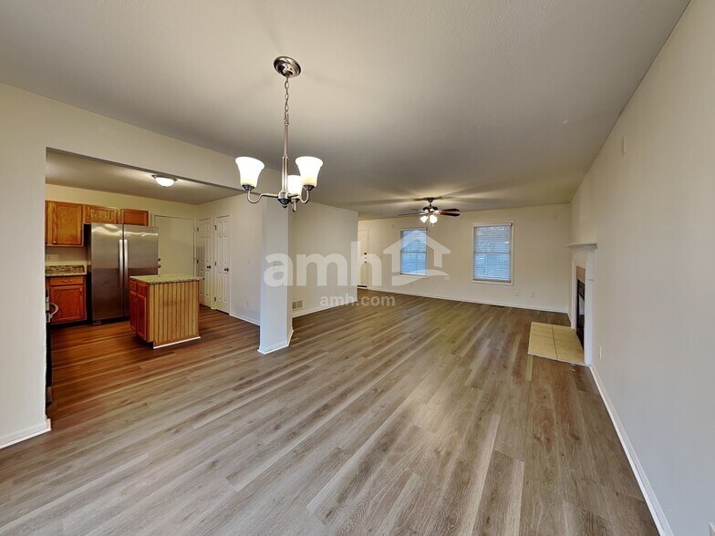 Building Photo - 403 Hobart St