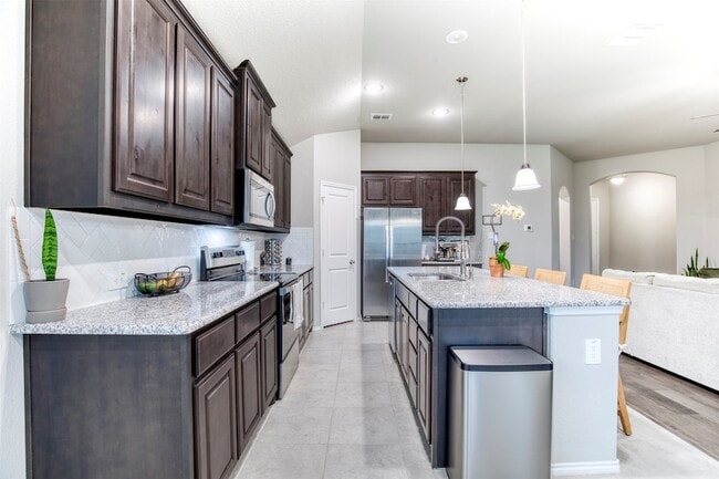 Building Photo - 2846 Hudson Dr