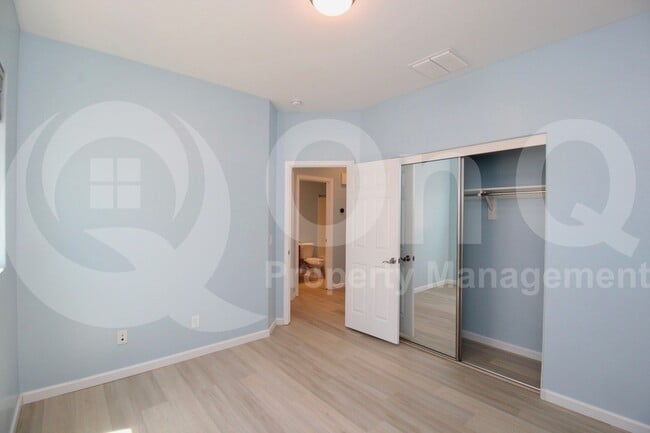 Building Photo - 38032 W Vera Cruz Dr