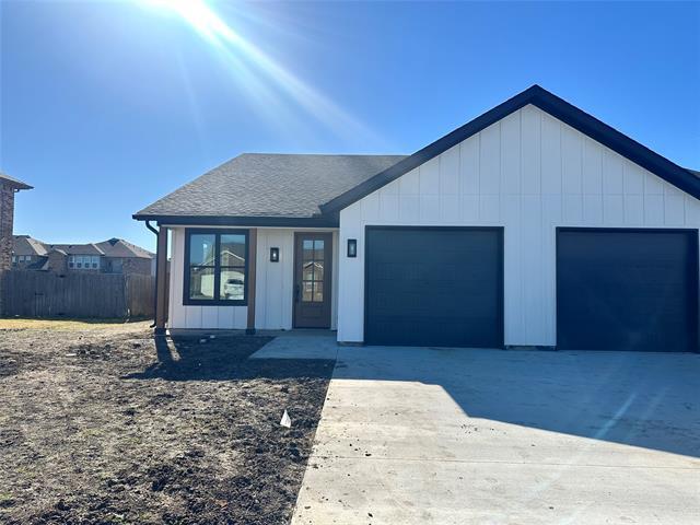 Building Photo - 523 Harris St