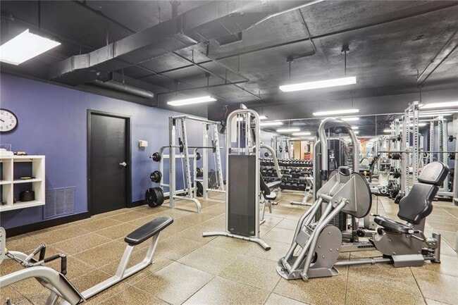 Building Photo - 1101 Juniper St NE