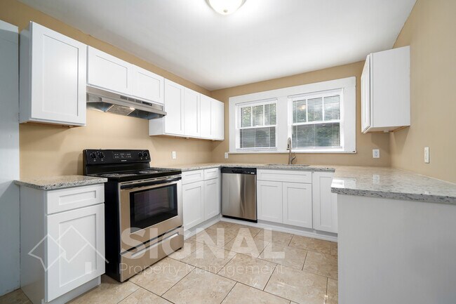 Building Photo - 104 21st Ave NW