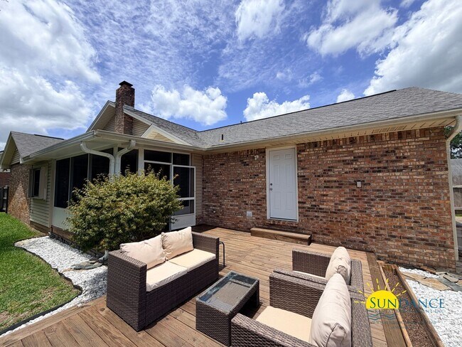 Building Photo - 541 E Timberlake Dr