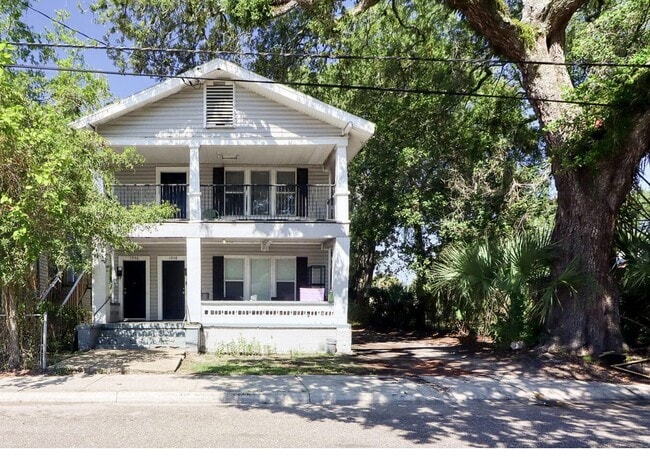 Primary Photo - 1956 Phoenix Ave