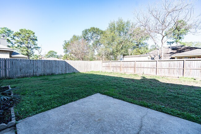 Building Photo - 16110 Cypress Valley Dr