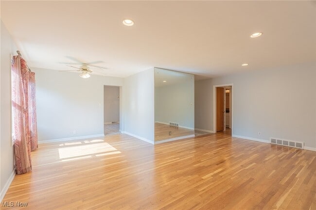 Building Photo - 24457 Tunbridge Ln