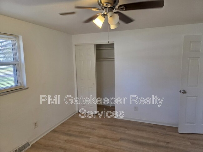 Building Photo - 5757 Cromley Dr