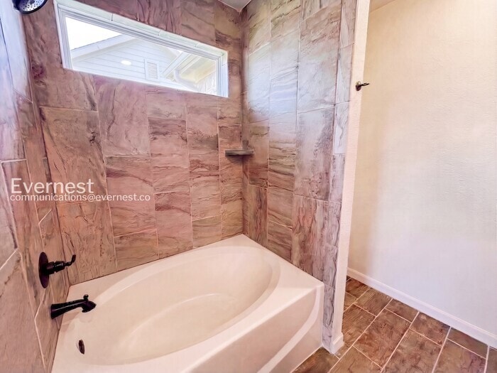 Building Photo - 705 Freedom Cir