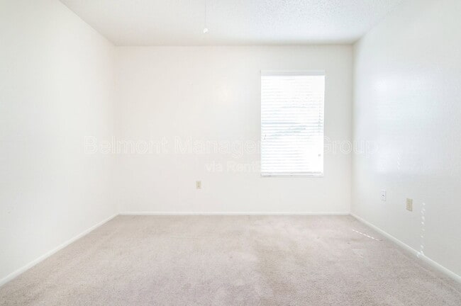 Building Photo - 642 Dory Ln