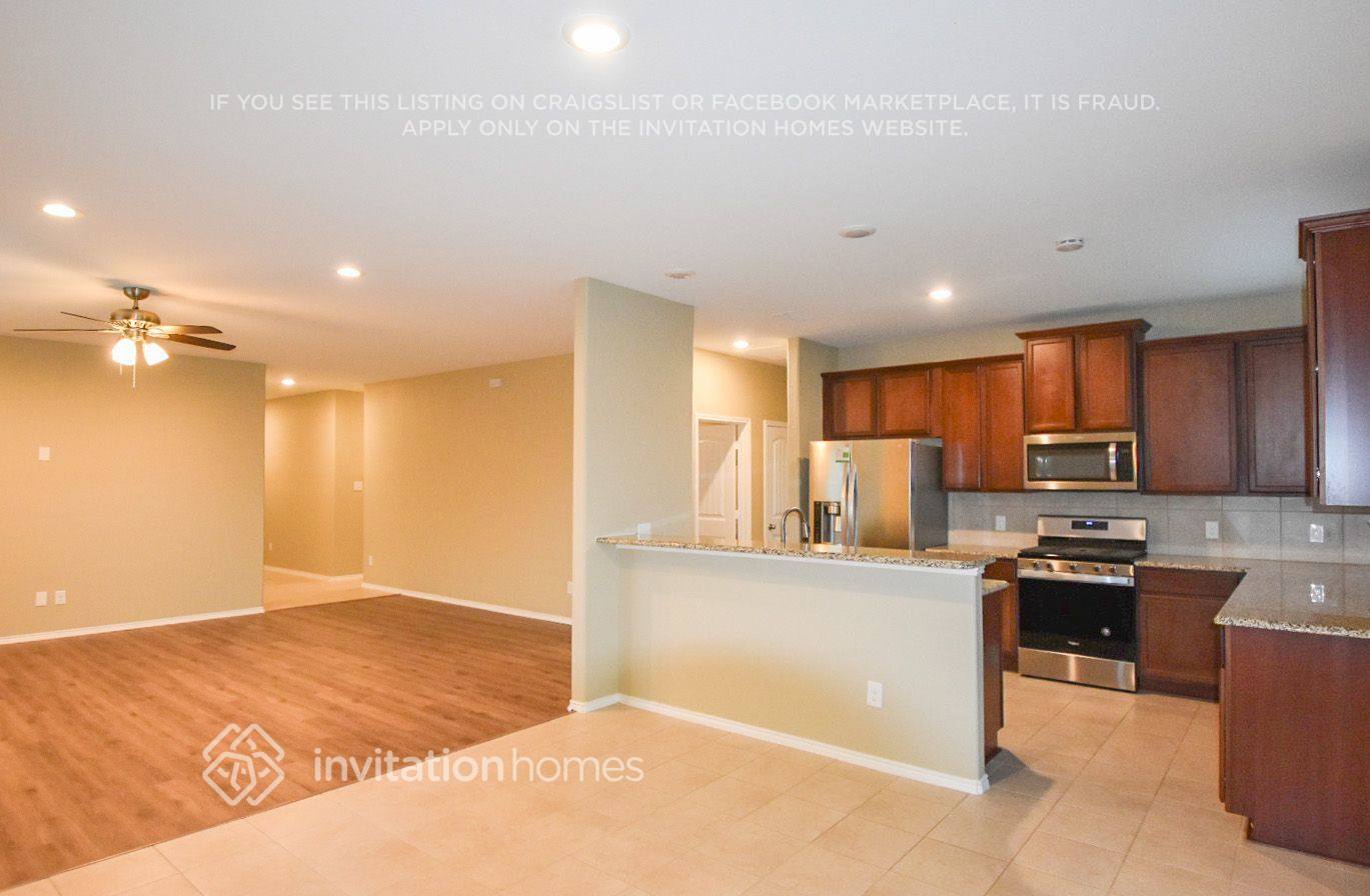 Building Photo - 2106 Slow Stream Dr